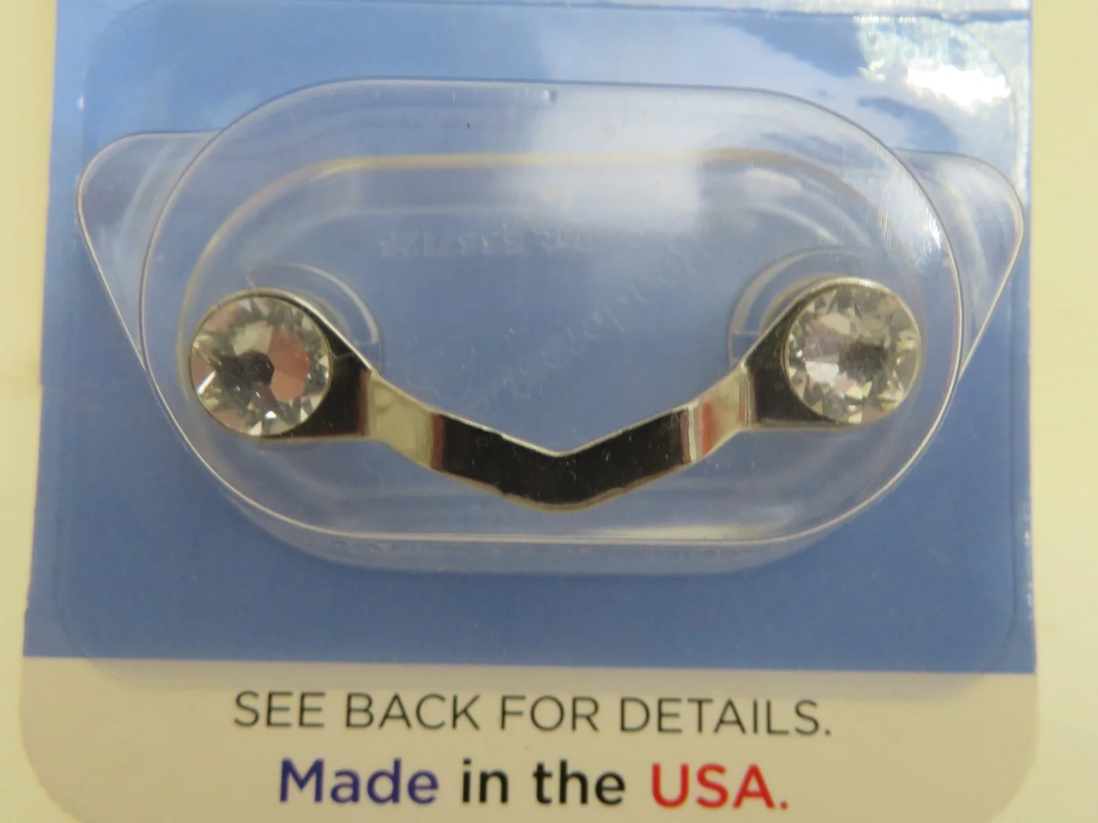 ReadeREST - Classic SILVERTONE Magnetic Eyeglass Holder NEW factory sealed 2
